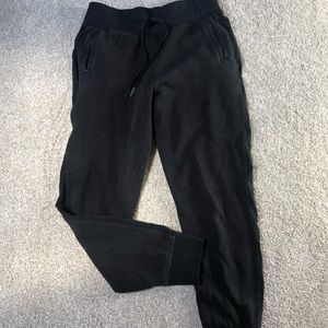 black lulu joggers